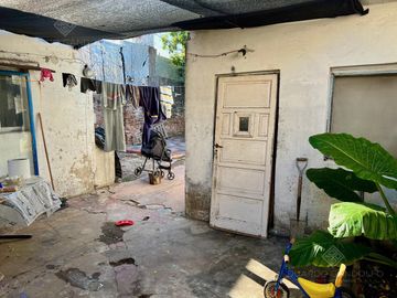 Casa a Reciclar en buen barrio residencial - Venta Directa!!