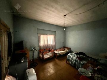 Casa a Reciclar en buen barrio residencial - Venta Directa!!