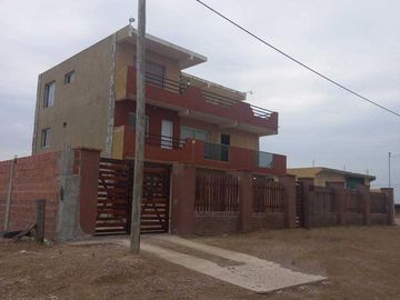 Dúplex en venta - 3 dormitorios 3 baños - 180mts2 - San Clemente Del Tuyú