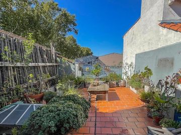 Casa en venta 2 dormitorios con terraza. Muy luminoso - San Isidro.