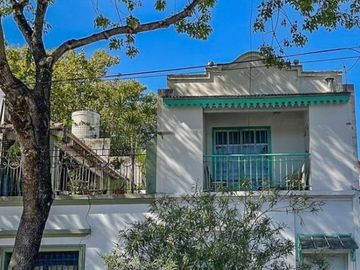 Casa en venta 2 dormitorios con terraza. Muy luminoso - San Isidro.