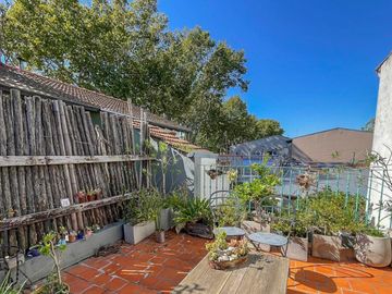 Casa en venta 2 dormitorios con terraza. Muy luminoso - San Isidro.