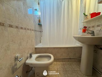 VENTA DEPARTAMENTO 4 AMBIENTES C/ COCHERA Y BAULERA ZONA PLAZA MITRE