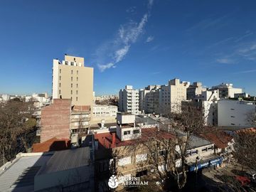 VENTA DEPARTAMENTO 4 AMBIENTES C/ COCHERA Y BAULERA ZONA PLAZA MITRE