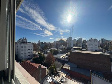 VENTA DEPARTAMENTO 4 AMBIENTES C/ COCHERA Y BAULERA ZONA PLAZA MITRE