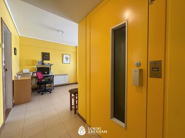 VENTA DEPARTAMENTO 4 AMBIENTES C/ COCHERA Y BAULERA ZONA PLAZA MITRE