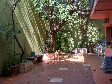 Venta / Casa en Villa Crespo con patio y terrazas