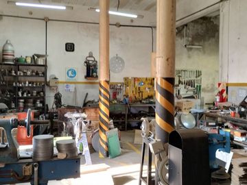 VENTA CASA 4 AMB Y TALLER APTO CREDITO