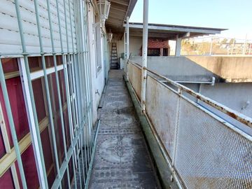 VENTA CASA 4 AMB Y TALLER APTO CREDITO