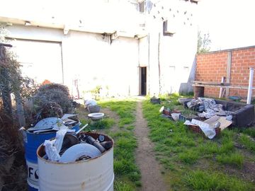 VENTA CASA 4 AMB Y TALLER APTO CREDITO