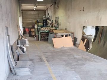 VENTA CASA 4 AMB Y TALLER APTO CREDITO