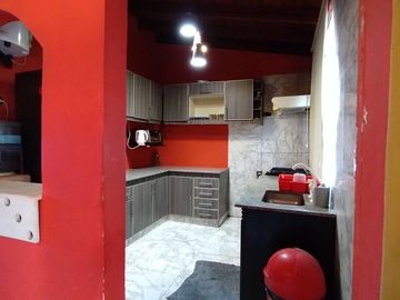 VENTA CASA 4 AMB Y TALLER APTO CREDITO
