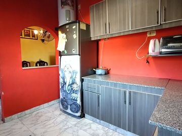 VENTA CASA 4 AMB Y TALLER APTO CREDITO