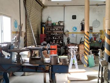 VENTA CASA 4 AMB Y TALLER APTO CREDITO