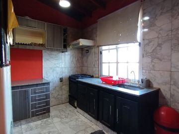 VENTA CASA 4 AMB Y TALLER APTO CREDITO