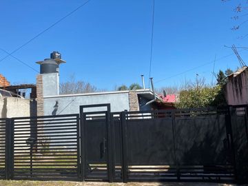CASA EN VENTA 3 AMBIENTES CARLOS SPEGAZINNI EZEIZA