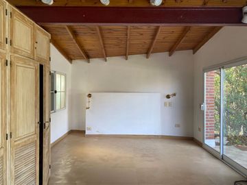 CASA 6 AMBIENTES EN VENTA EN CAMPOS DE ECHEVERRIA