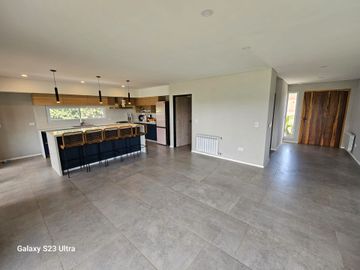 VENTA CASA DIVINA 6 AMB, PILETA, EN SAN MATÍAS