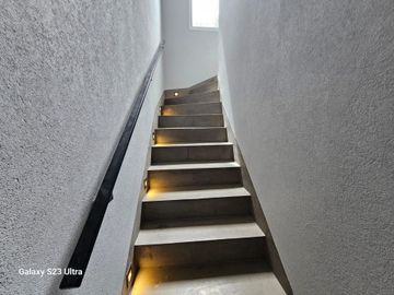 VENTA CASA DIVINA 6 AMB, PILETA, EN SAN MATÍAS