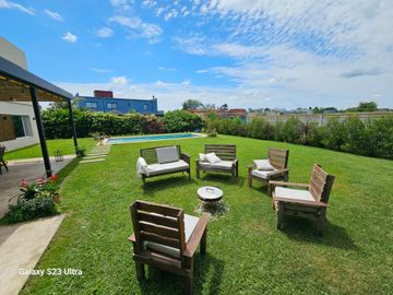 VENTA CASA DIVINA 6 AMB, PILETA, EN SAN MATÍAS