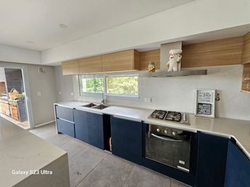 VENTA CASA DIVINA 6 AMB, PILETA, EN SAN MATÍAS