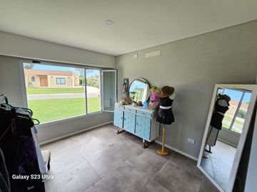 VENTA CASA DIVINA 6 AMB, PILETA, EN SAN MATÍAS
