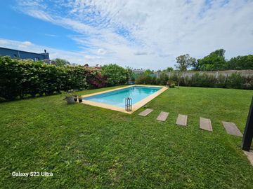 VENTA CASA DIVINA 6 AMB, PILETA, EN SAN MATÍAS