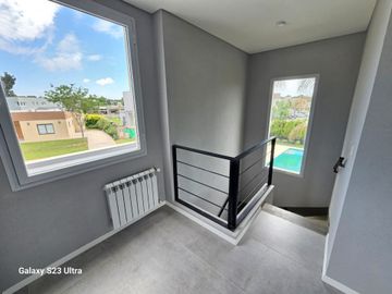 VENTA CASA DIVINA 6 AMB, PILETA, EN SAN MATÍAS