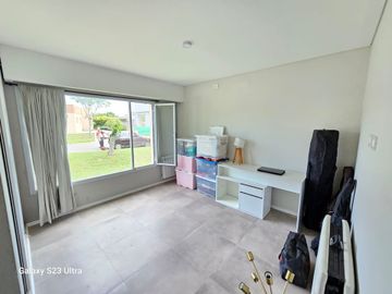 VENTA CASA DIVINA 6 AMB, PILETA, EN SAN MATÍAS