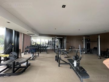 Lote a la laguna en venta  en Los Puentes - Nordelta