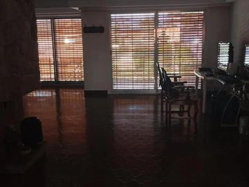 Casa en venta - 4 Dormitorios 3 Baños - Ramos Mejía
