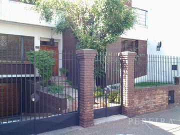 Casa Venta Ramos-Mejia 4 dorm. garage, Apto credito. Tomo depto CABA menor valor