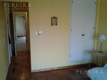 Casa Venta Ramos-Mejia 4 dorm. garage, Apto credito. Tomo depto CABA menor valor