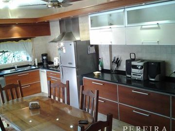 Casa Venta Ramos-Mejia 4 dorm. garage, Apto credito. Tomo depto CABA menor valor