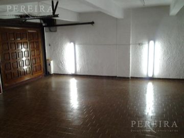 Casa Venta Ramos-Mejia 4 dorm. garage, Apto credito. Tomo depto CABA menor valor