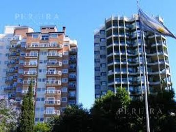 Casa Venta Ramos-Mejia 4 dorm. garage, Apto credito. Tomo depto CABA menor valor