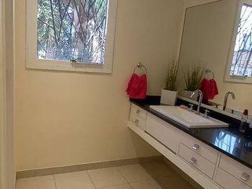 Casa Venta Ramos-Mejia 4 dorm. garage, Apto credito. Tomo depto CABA menor valor