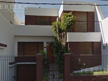Casa Venta Ramos-Mejia 4 dorm. garage, Apto credito. Tomo depto CABA menor valor