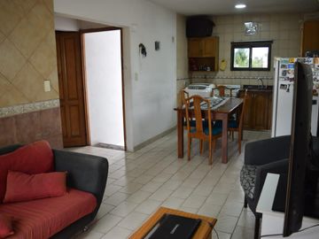 Casa en venta - 4 Dormitorios 2 Baños - Cochera - 187Mts2 - 9 De Julio