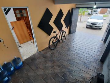 Casa en venta - 4 Dormitorios 2 Baños - Cochera - 187Mts2 - 9 De Julio