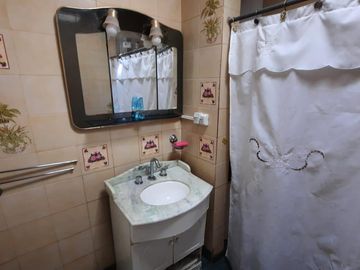 Casa en venta - 4 Dormitorios 2 Baños - Cochera - 187Mts2 - 9 De Julio
