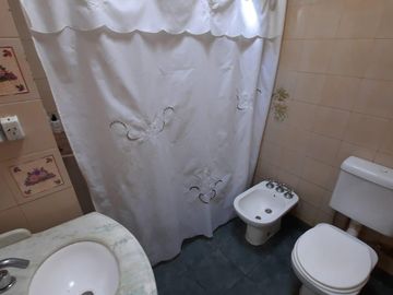 Casa en venta - 4 Dormitorios 2 Baños - Cochera - 187Mts2 - 9 De Julio