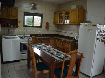 Casa en venta - 4 Dormitorios 2 Baños - Cochera - 187Mts2 - 9 De Julio