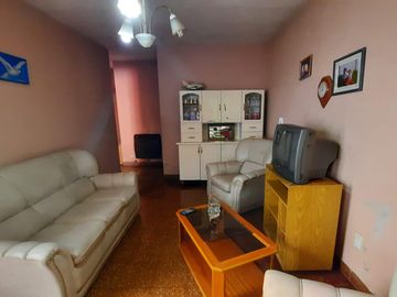 Casa en venta - 4 Dormitorios 2 Baños - Cochera - 187Mts2 - 9 De Julio