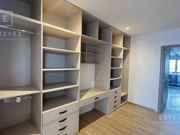 Casa a la laguna en venta, 5 dormitorios, dependencia, Barrio Cerrado PUERTOS, Escobar