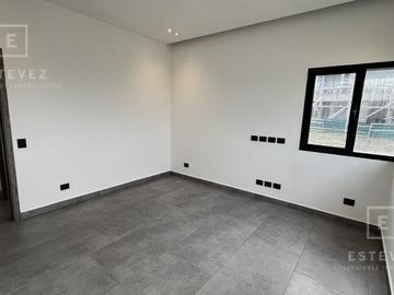 Casa a la laguna en venta, 5 dormitorios, dependencia, Barrio Cerrado PUERTOS, Escobar