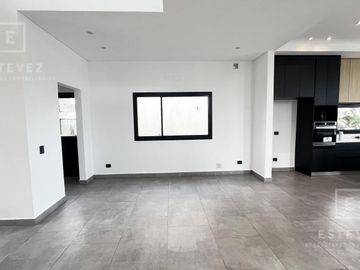 Casa a la laguna en venta, 5 dormitorios, dependencia, Barrio Cerrado PUERTOS, Escobar