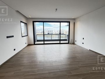Casa a la laguna en venta, 5 dormitorios, dependencia, Barrio Cerrado PUERTOS, Escobar