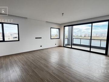Casa a la laguna en venta, 5 dormitorios, dependencia, Barrio Cerrado PUERTOS, Escobar