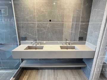 Casa a la laguna en venta, 5 dormitorios, dependencia, Barrio Cerrado PUERTOS, Escobar